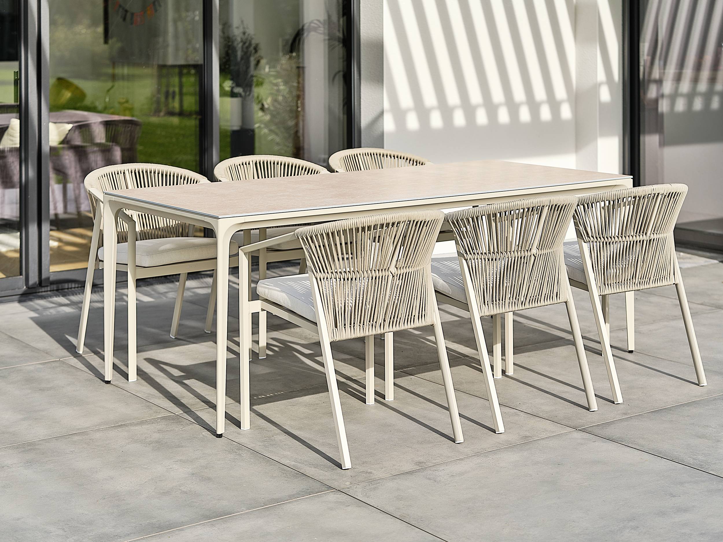 Ensemble repas de jardin TIGUA 6 places avec plateau en céramique sur verre - GREGE - REMARQUABLE - Image 6