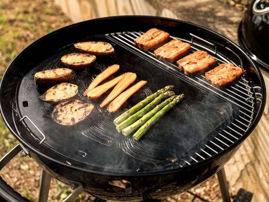 Napoleon - Barbecue à charbon Kettle Premium 57 cm + Plancha pour barbecue - Napoléon - Image 7