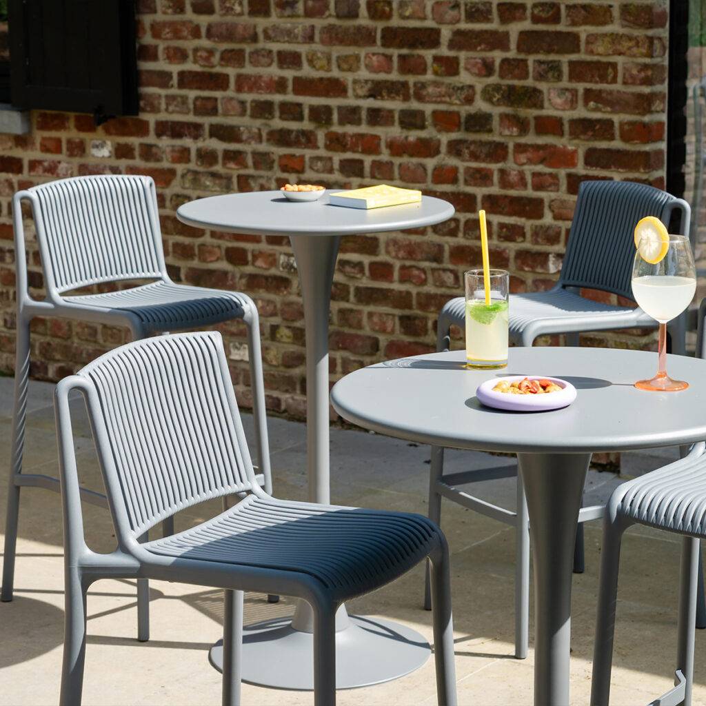 Chaise haute de jardin en résine Gris ANDREA - Image 5