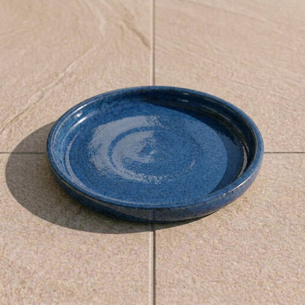 Provencelia - Soucoupe 35cm bleu antique faite à la main en terre cuite émaillée - Image 2