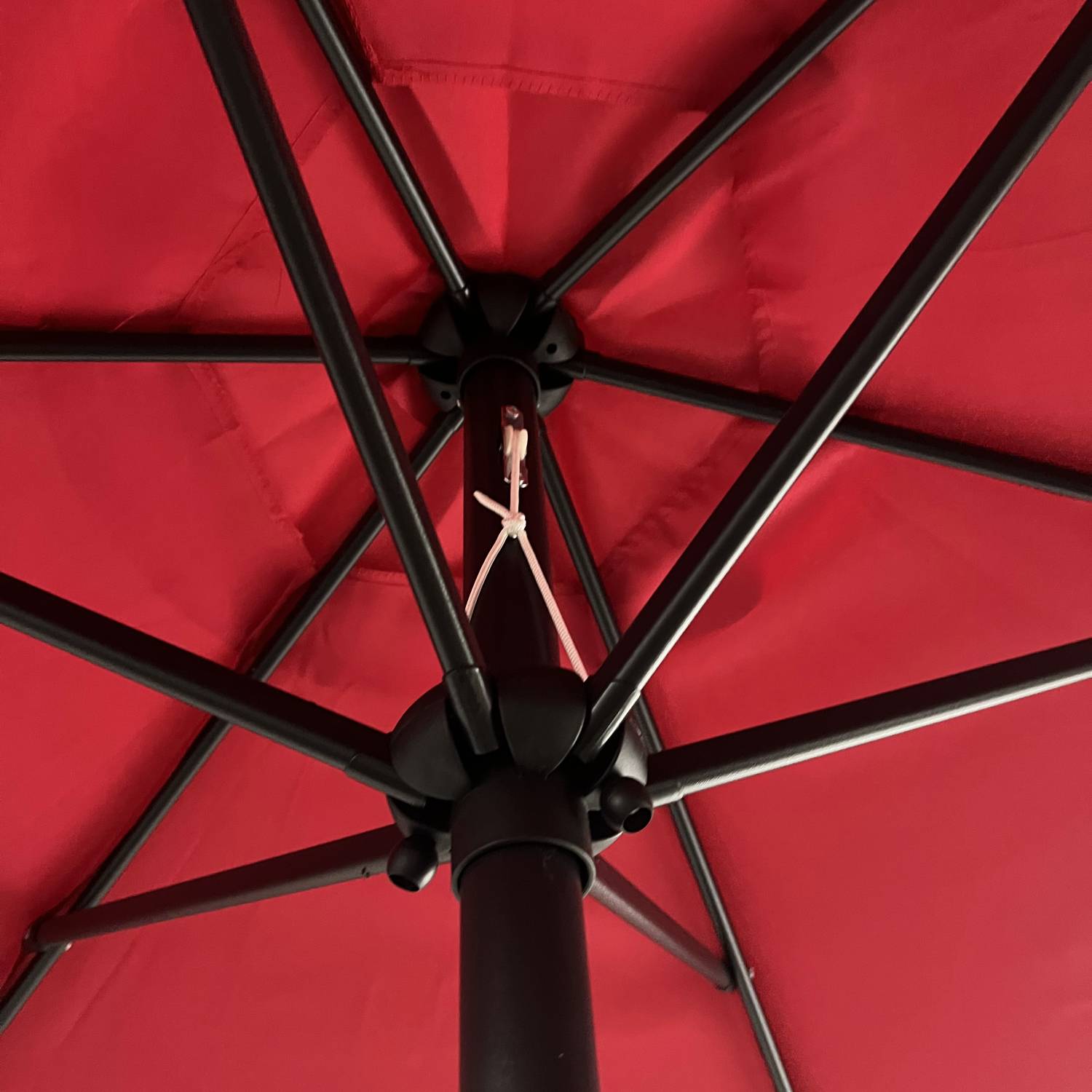 Parasol droit HAPUNA rond 2,70m de diamètre rouge - HAPPY GARDEN - Imagen 5