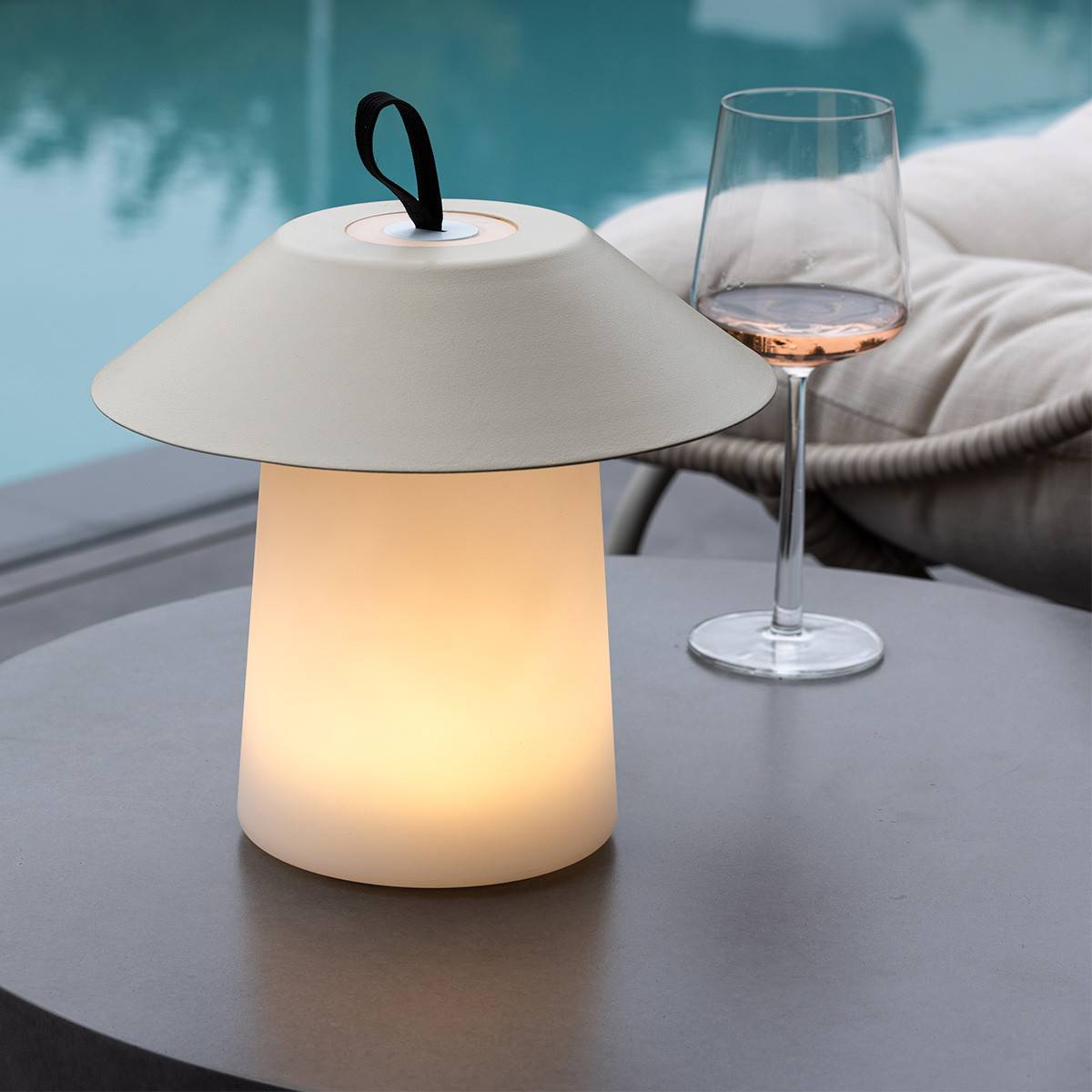 Paris Prix - Lampe à Poser d'Extérieur LED "Rubu" 26cm Beige - Image 2