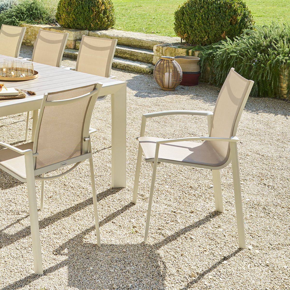 Hesperide - Fauteuil de jardin empilable "Axant" lin & argile en alumunium Hespéride - Image 1