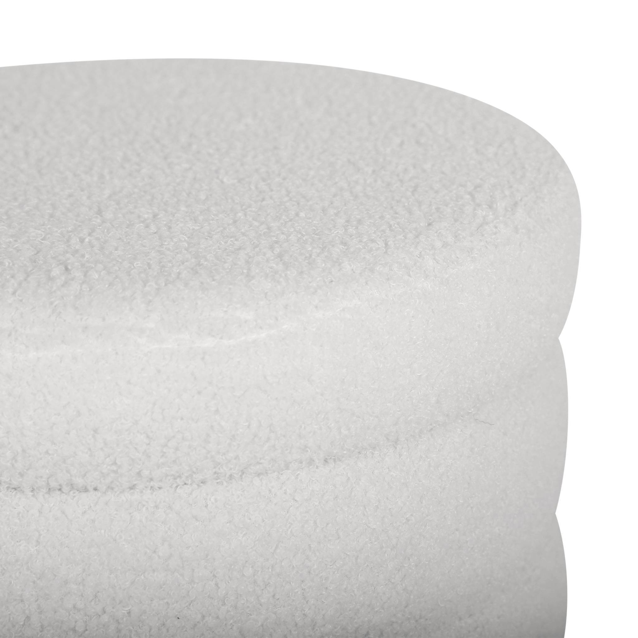Tabouret en bouclettes blanches avec coffre de rangement intégré | sweeek - Image 6