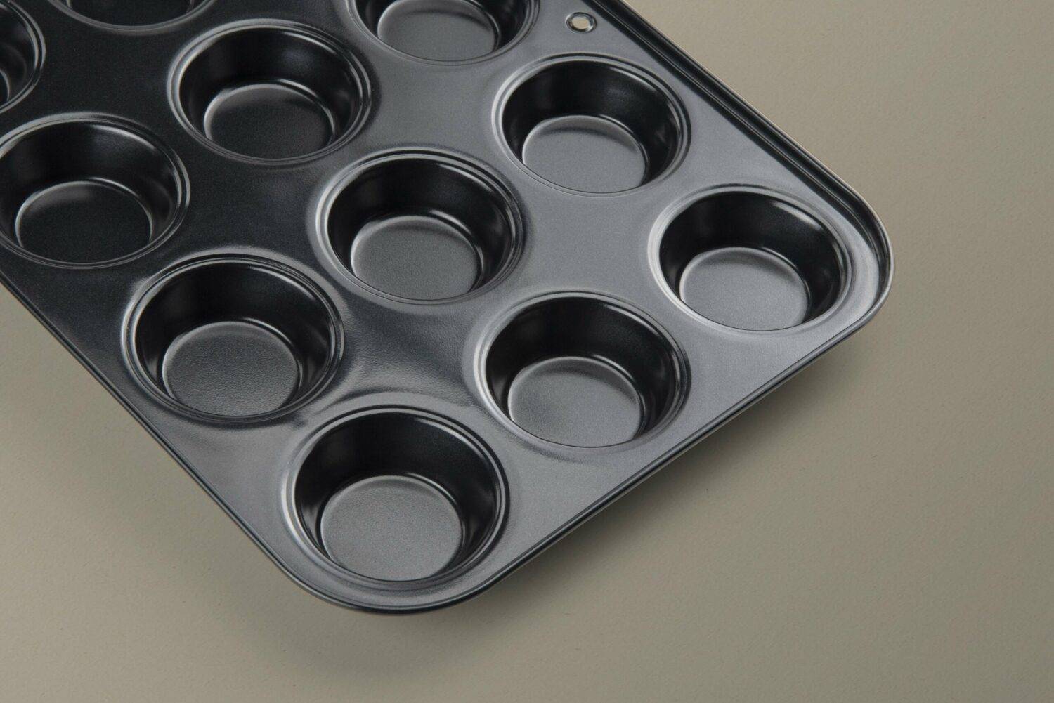 Moule à muffins avec revêtement anti-adhésif - 32 x 24 cm - En acier carbone - Convient aux fours - Myway - Imagen 2