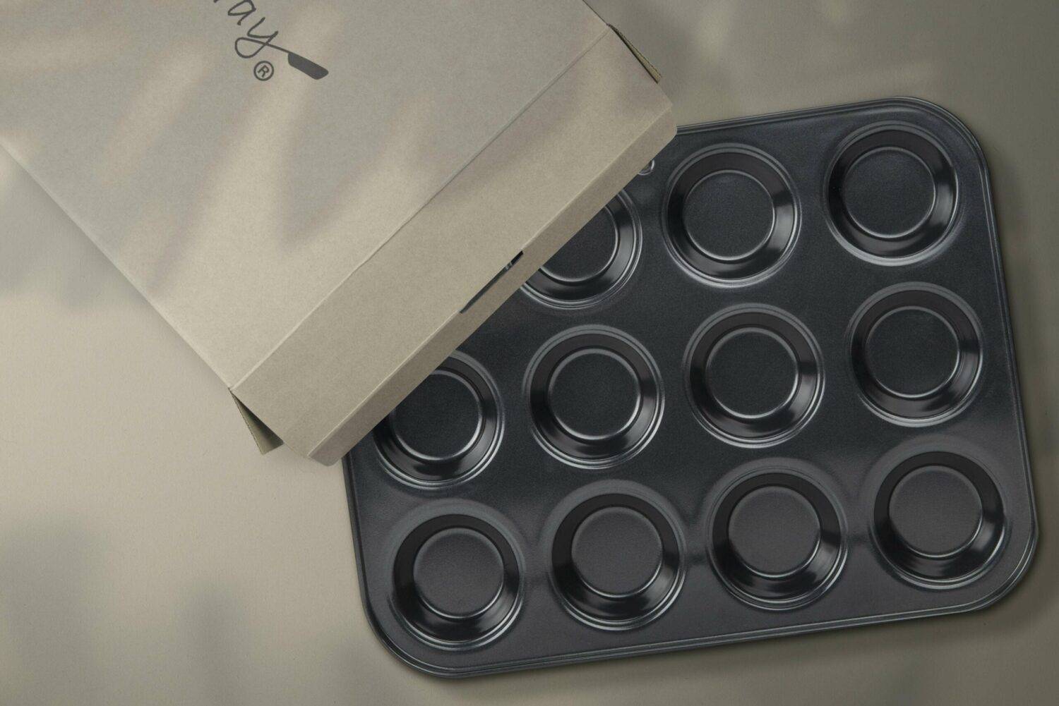 Moule à muffins avec revêtement anti-adhésif - 32 x 24 cm - En acier carbone - Convient aux fours - Myway - Imagen 4
