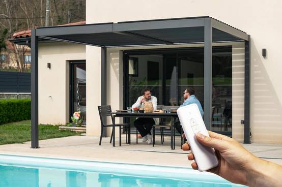 Cazeboo Pergola bioclimatique motorisée 4x3 m autoportée à LED AGOSTA hauteur 250 cm - Aluminium gris - Image 1