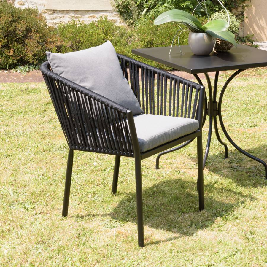 Macabane - MALO - SALON DE JARDIN 6 PERS. - 1 Table rectangulaire 180x100cm et 6 fauteuils gris et noirs avec coussin - Imagen 9