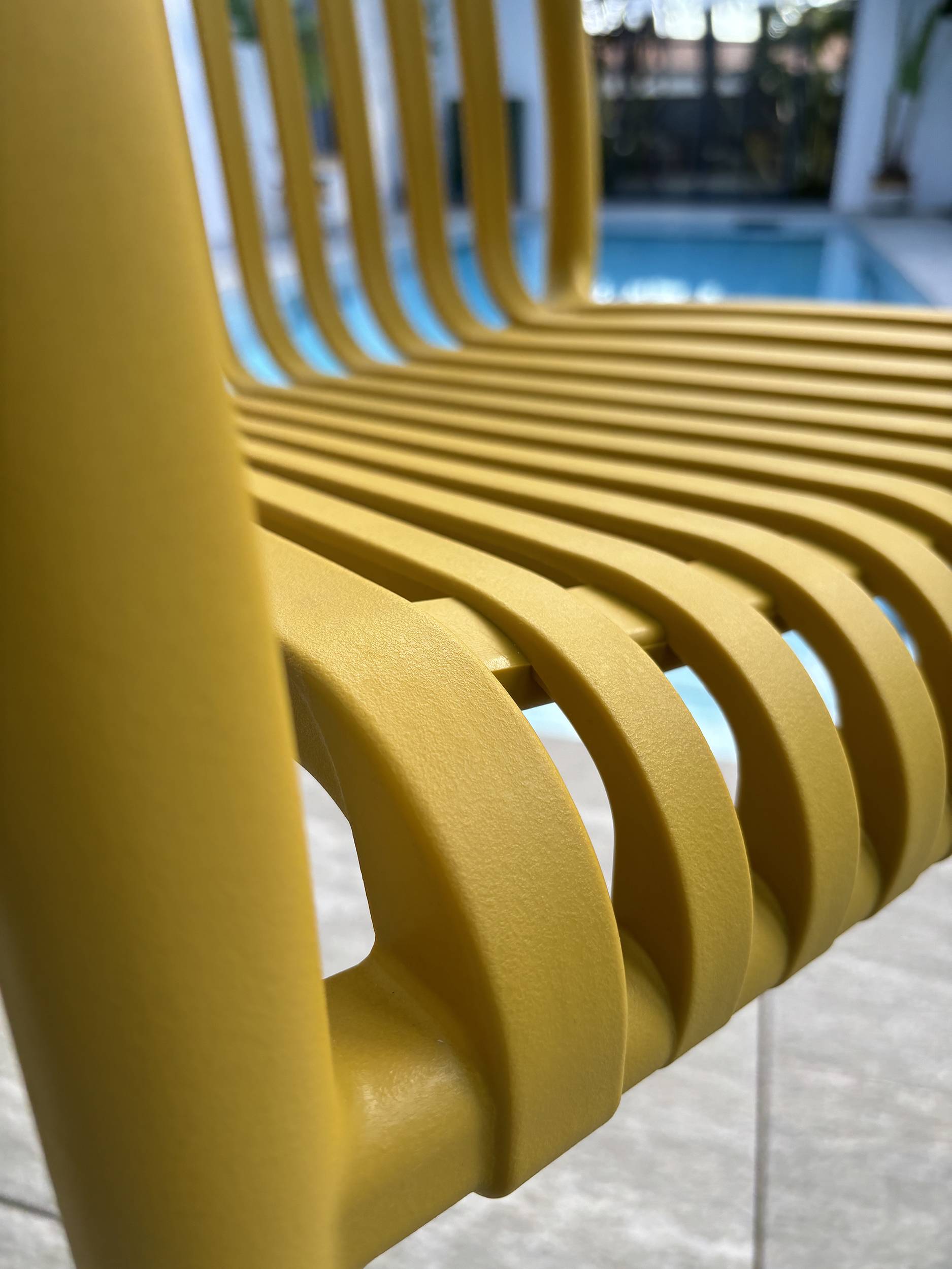 Lot de 2 fauteuils de jardin empilables en Polypropylène - Jaune moutarde - TIAGO - Image 2