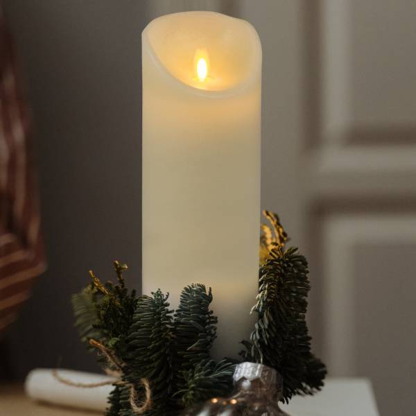 Lotti - Bougie LED en cire Ivoire Flamme en mouvement vacillante à piles H28cm large 9cm Timer Blanc chaud Lotti - Imagen 7