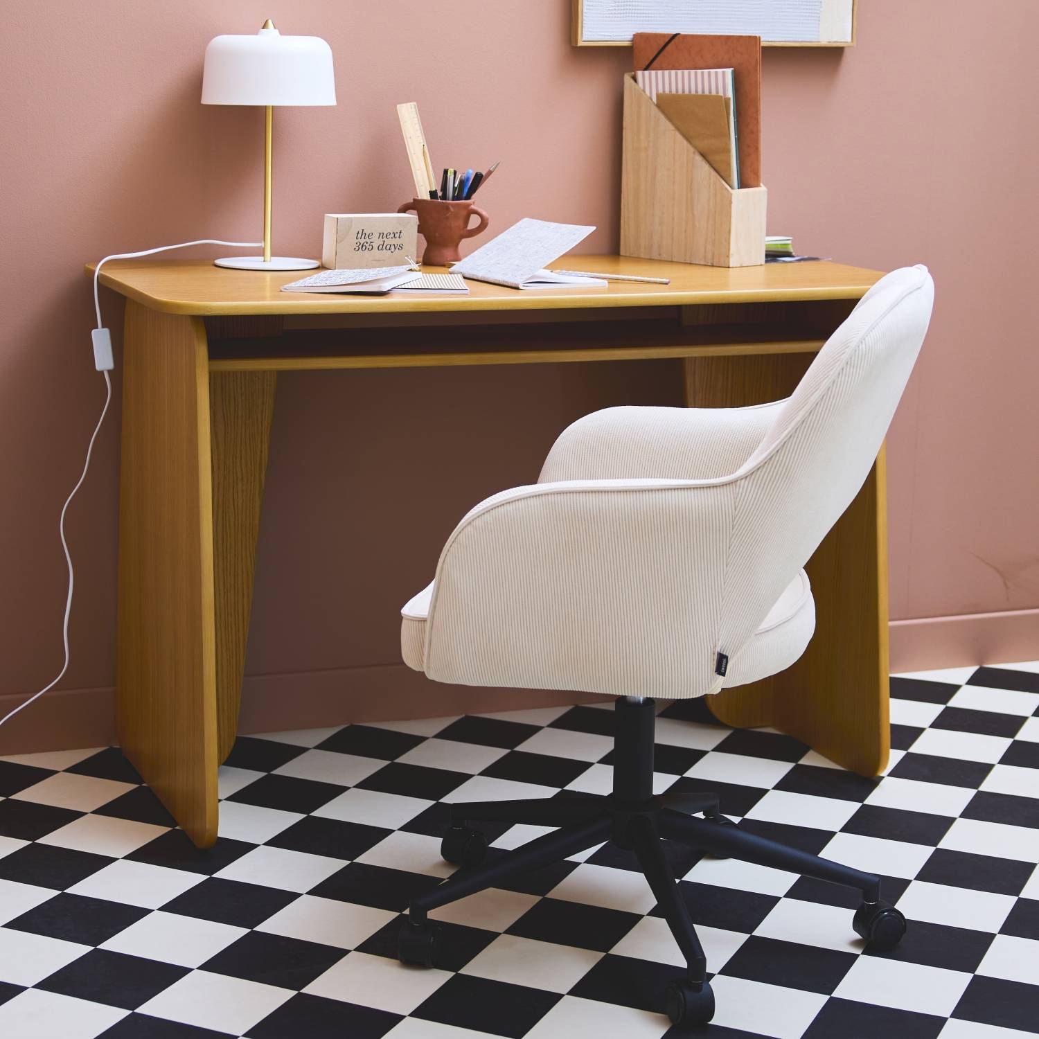 Chaise de bureau à roulettes velours côtelé blanc cassé. L 60 x P 62 x H 89 / 99cm | sweeek