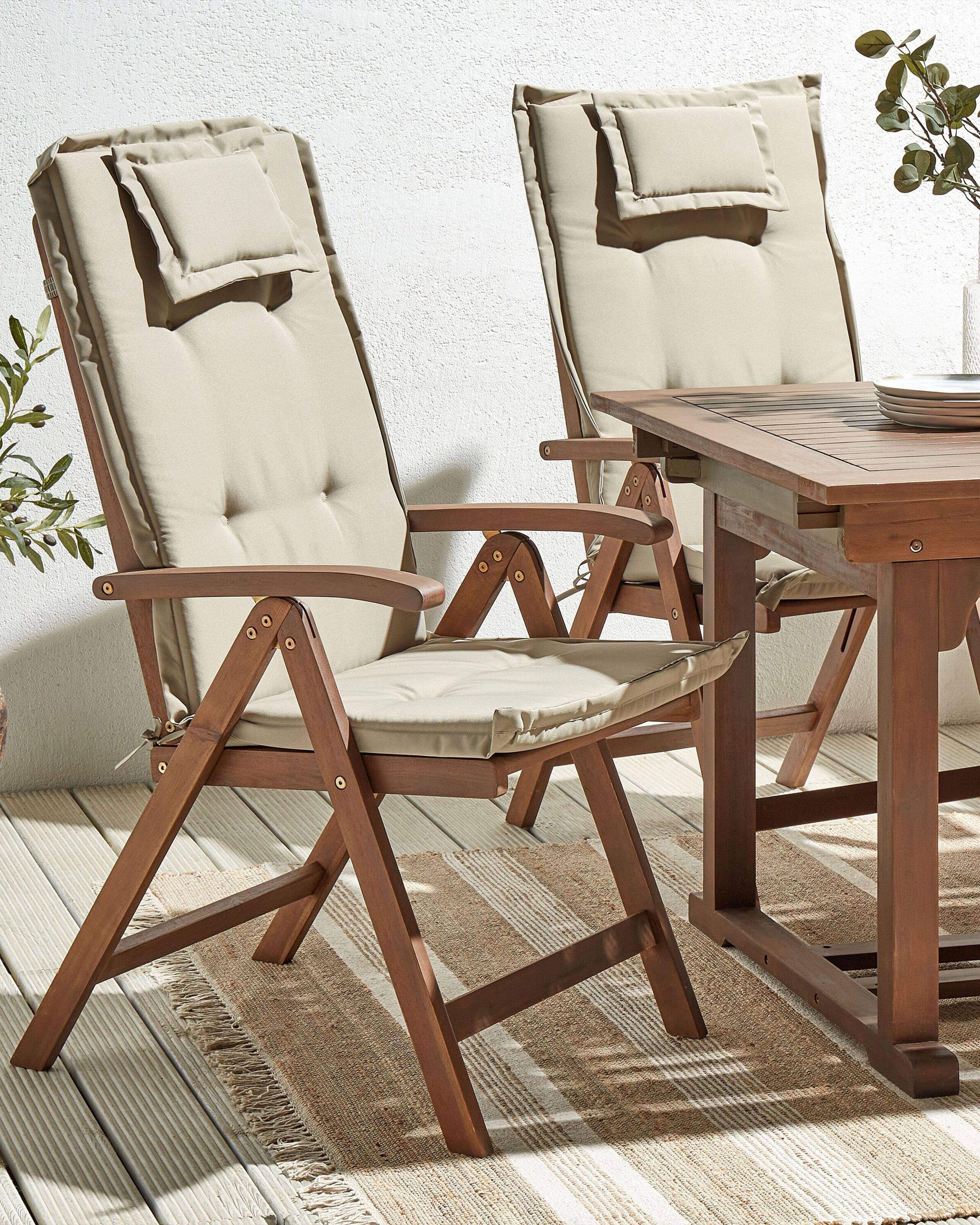 Beliani - Chaises de Jardin Pliables et Inclinables Accoudoirs en Bois d'Acacia Foncé avec Coussin Taupe Style Rustique Lot de 2 - Imagen 2