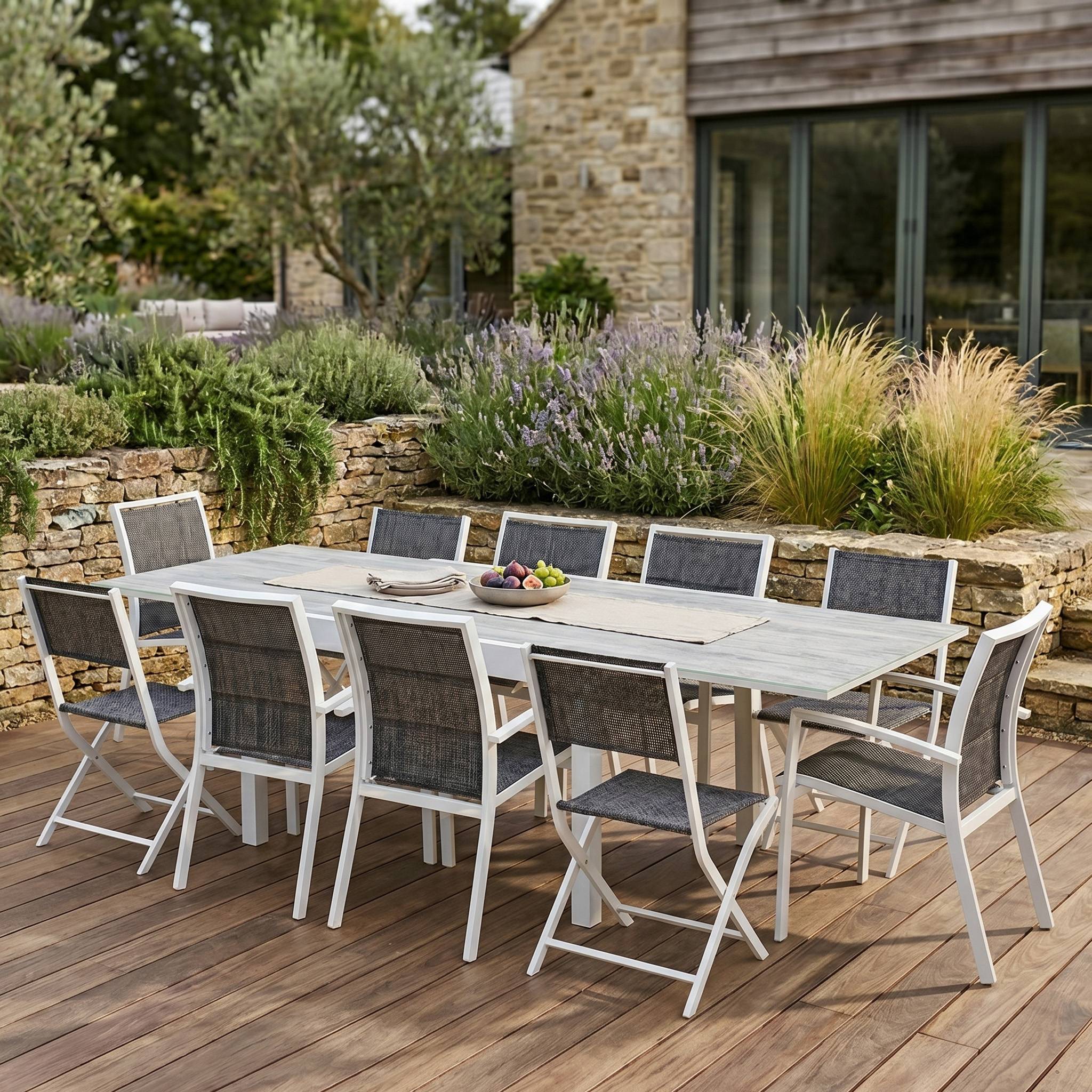 Wilsa Garden - Ensemble MODULO 6/10p en aluminium blanc et verre décors bois avec 6 fauteuils en textilène et 4 chaises pliantes - Imagen 1
