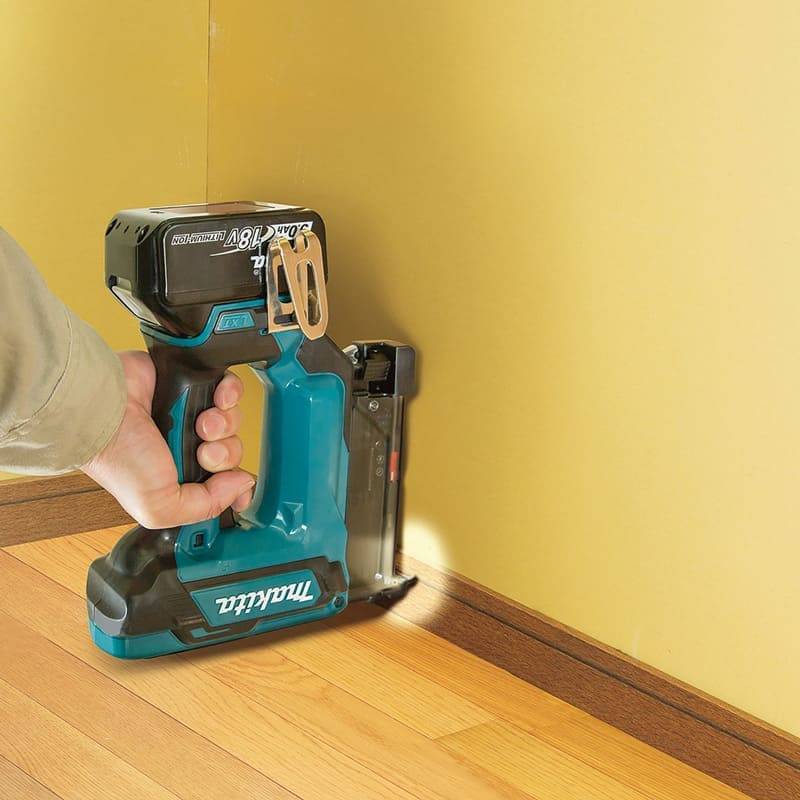 Cloueur de finition 18V LXT 35 mm - MAKITA - avec 2 batteries 18V 5.0Ah, chargeur, MakPac - DPT353RTJ - Image 9