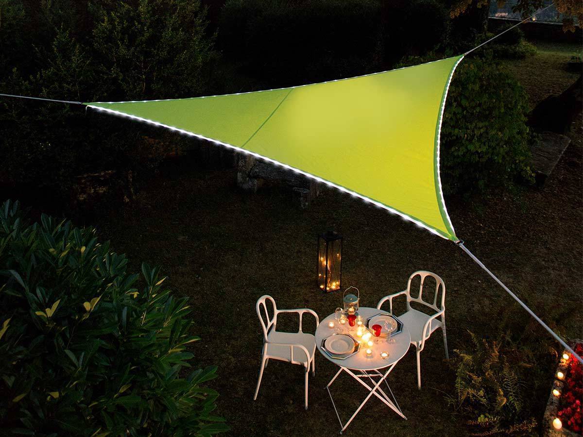 Voile d'ombrage triangulaire Leds solaires Vert + Adaptateur - Jardiline - Imagen 1