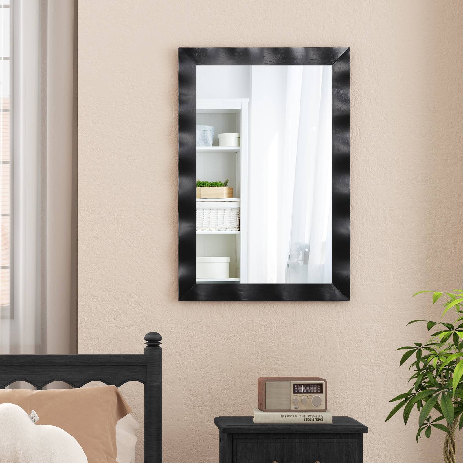 Costway - Miroir Mural Rectangulaire 106×71.5 cm, Cadre en Bois d’Hévéa, Grand Miroir Mural, Suspension Verticale & Horizontale, Miroir Décoratif (Noir) - Image 4