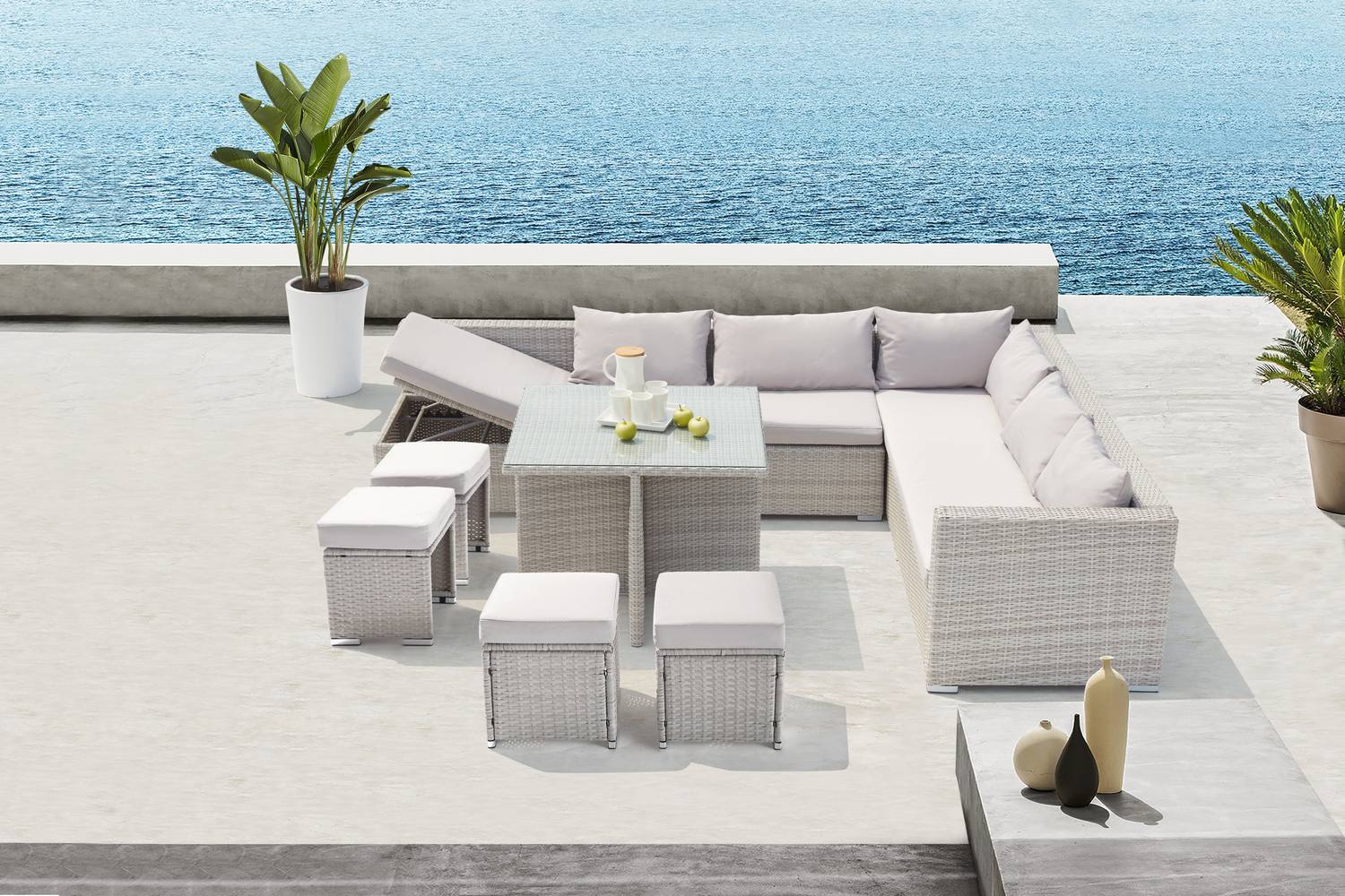 Salon de jardin encastrable 10 places en résine tressée grise avec coussins et table vitrée Samoa  – Concept Usine - Image 2