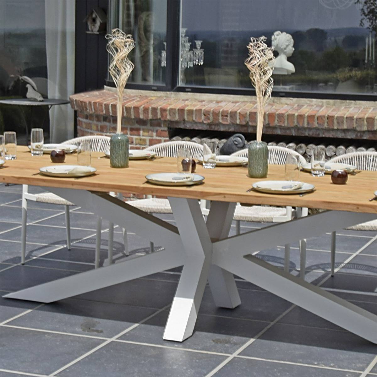 Gecko Jardin - Table métal blanc et teck recyclé 240 cm, Conceptual - Gecko Jardin - Imagen 4