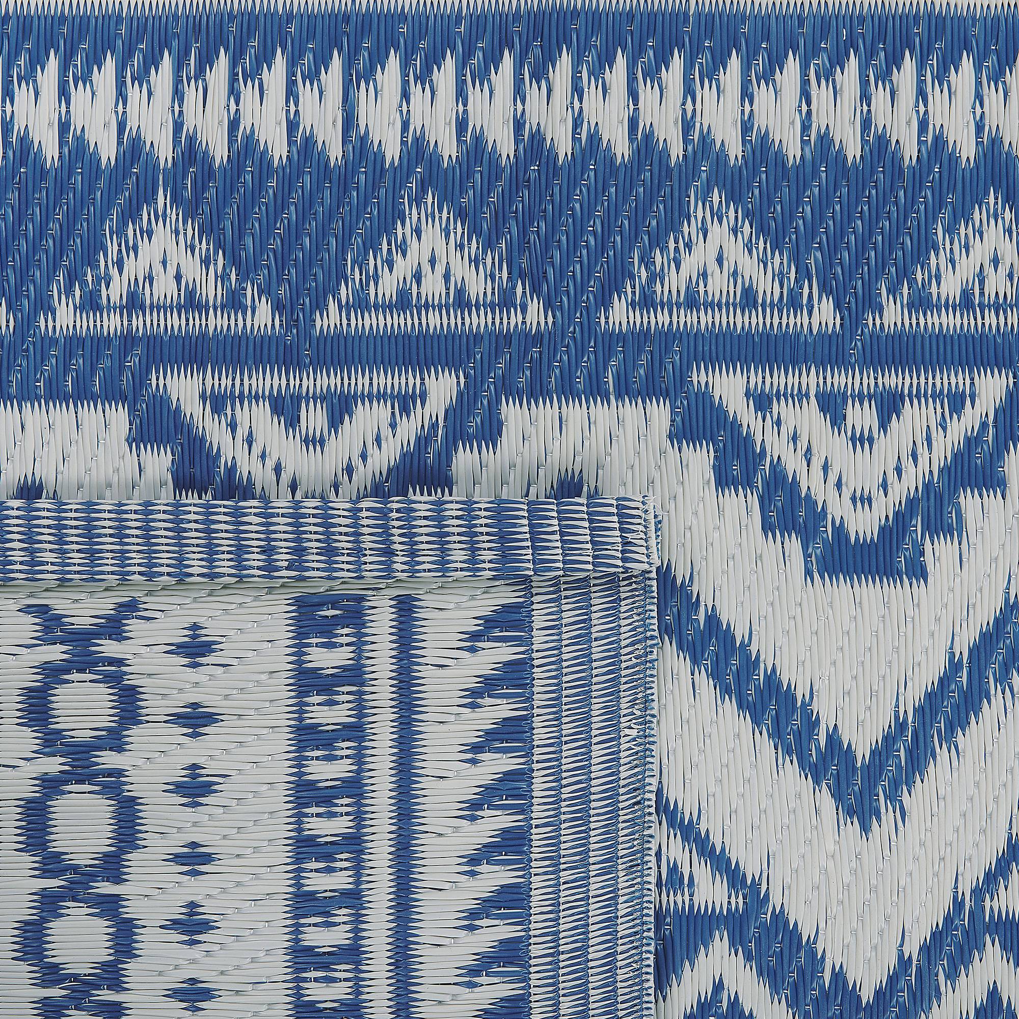 Beliani - Tapis Extérieur et Intérieur Bleu et Blanc en Polypropylène Motif ZigZag Ethnique pour Salon ou Terrasse au Style Boho 120 x 180 cm Beliani - Imagen 4