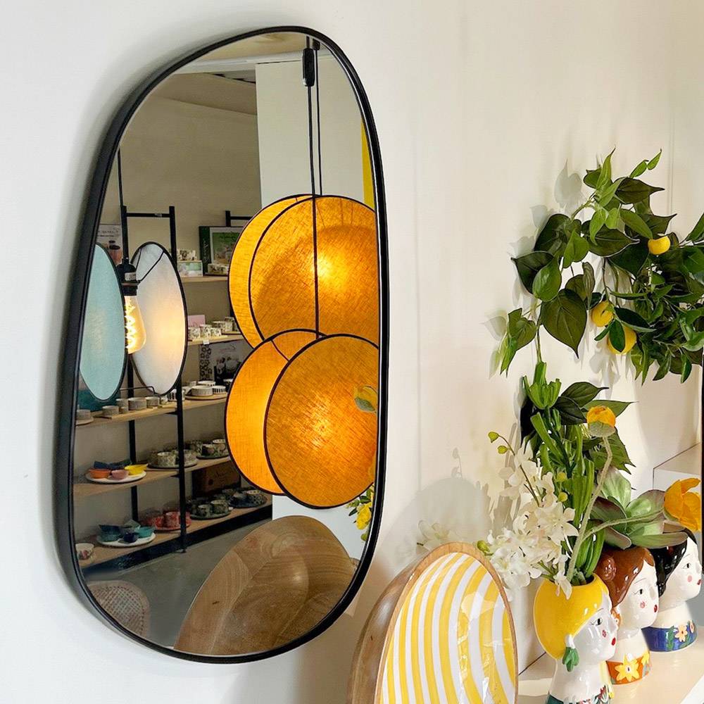 Table Passion - Miroir métal noir organic 50x68 cm - Image 2
