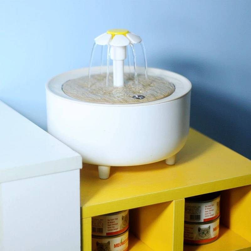 IntiMeg - Fontaine à eau pour animaux de compagnie avec fleurs IntiMeg - Image 1