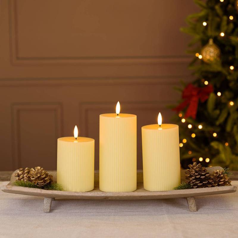 Lot de 3 Bougies à LED Cylindriques striées Ivoire flamme 3D avec Télécommande pas cher Lotti - Image 2