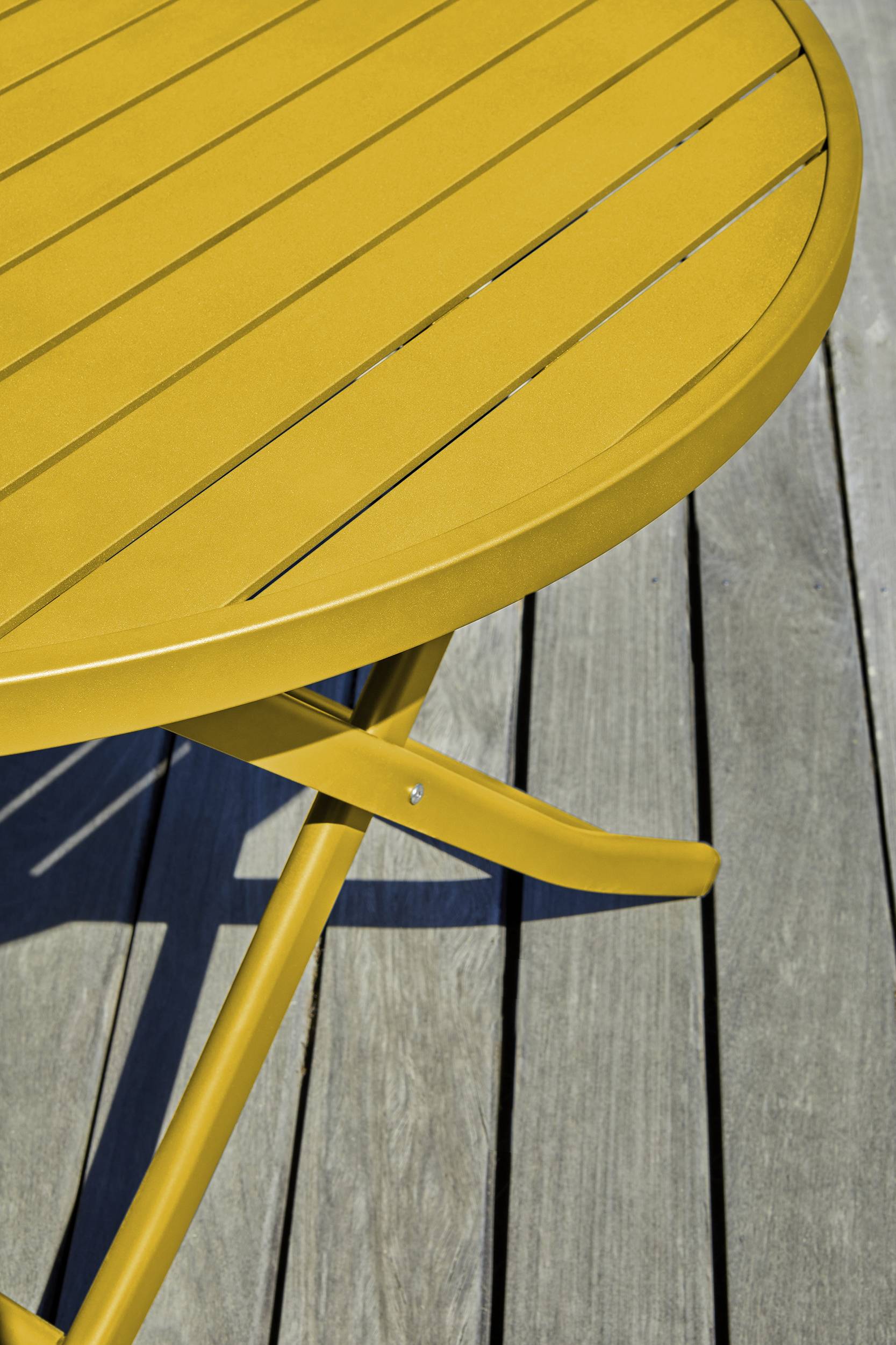Table de jardin ronde pliante en aluminium - Jaune moutarde - MARIUS - Image 3