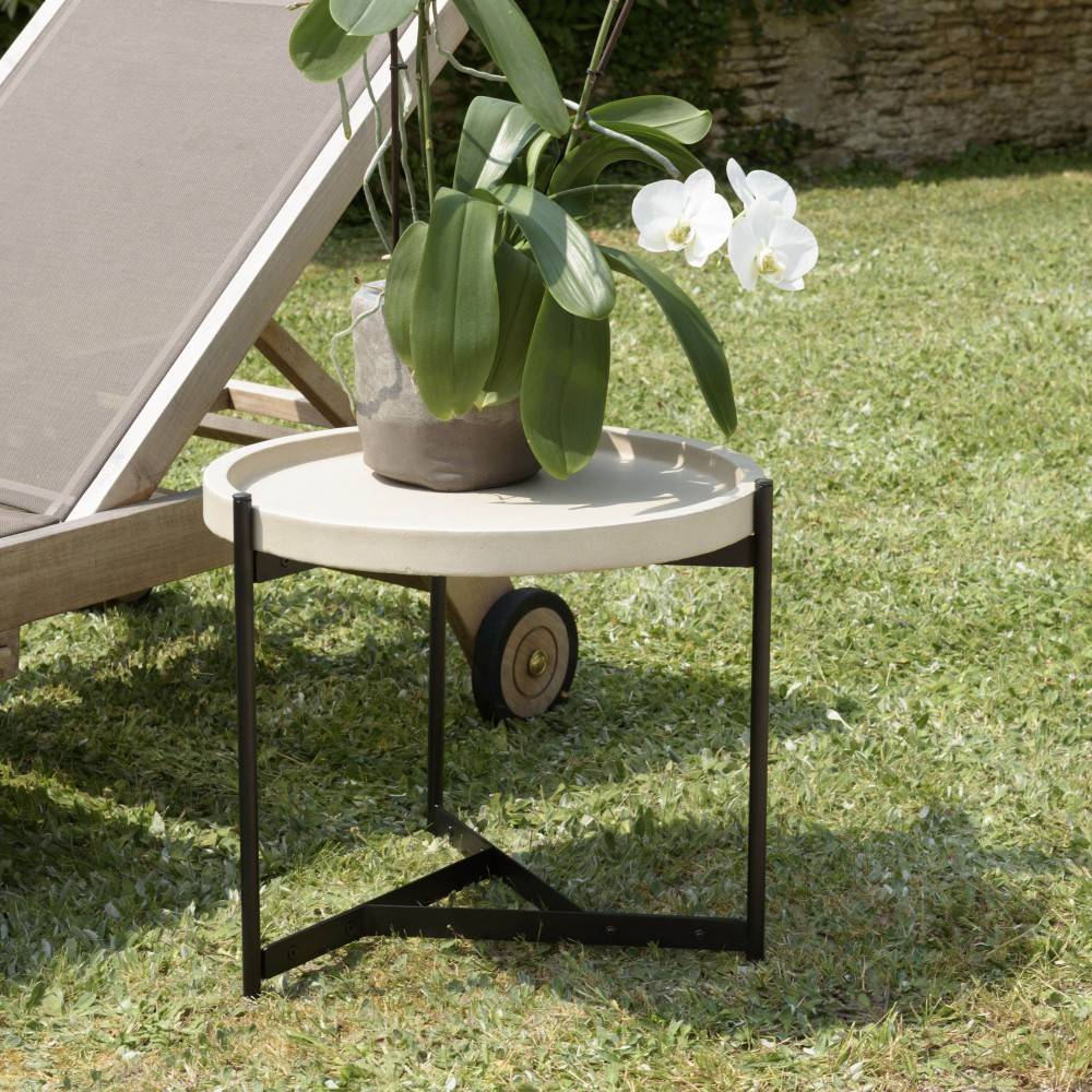 Macabane - HECTOR - Table d'appoint 52x50cm plateau béton beige pieds métal noir - Imagen 2