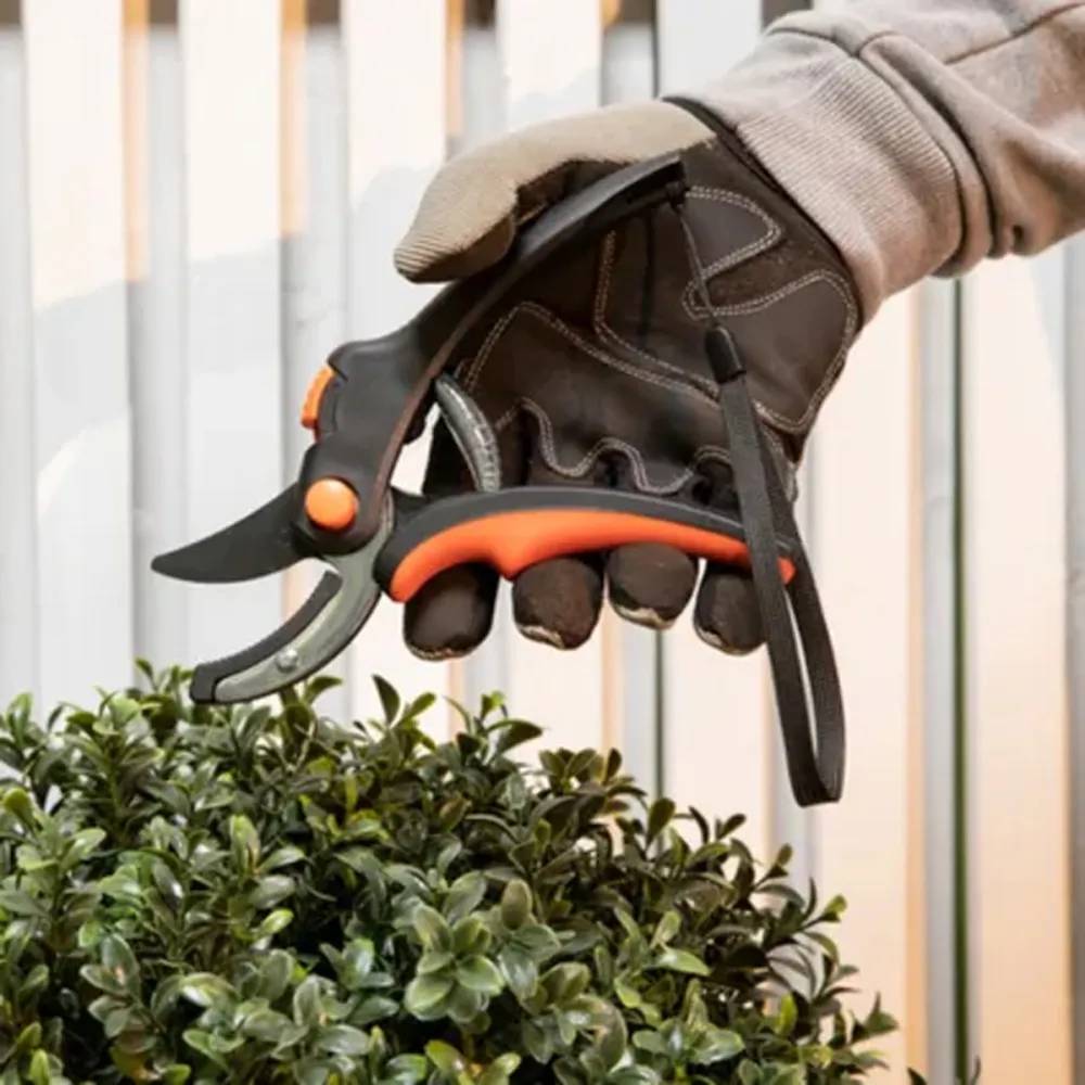 Sécateur Black&Decker® 20cm - Coupe précise et ergonomique - Image 6