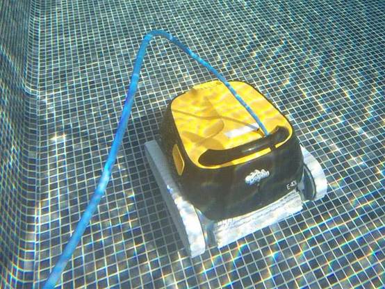 Robot de piscine électrique E40i - Dolphin - Image 9