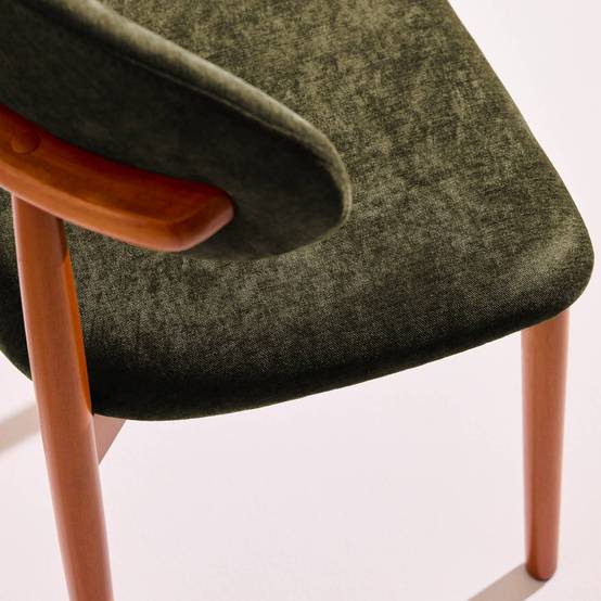 sweeek - Lot de 2 chaises bois d'hévéa noyer et tissu chenille kaki - Paola | sweeek - Image 7