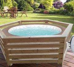 Habrita - Habillage bois hexagonal pour spas et piscines gonflables / largeur extérieure 2,63 m x largeur intérieure bord à bord 2,09 m x hauteur 0,71 m