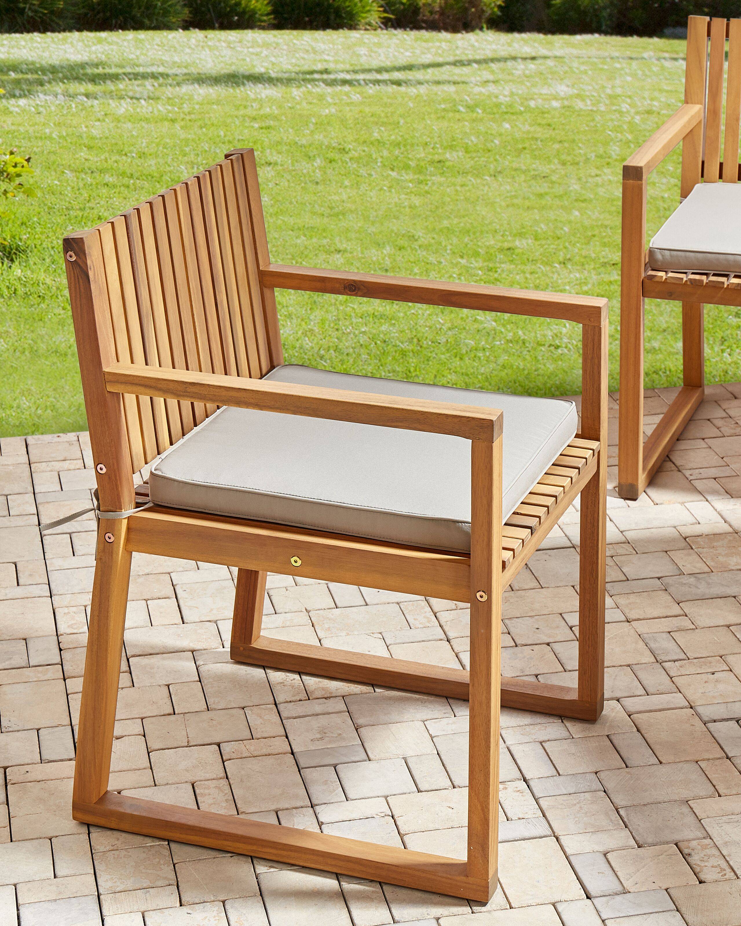 Beliani - Lot de 8 Chaises de Jardin avec Coussins Taupe en Bois d'Acacia Certifié Style Rustique - Imagen 2