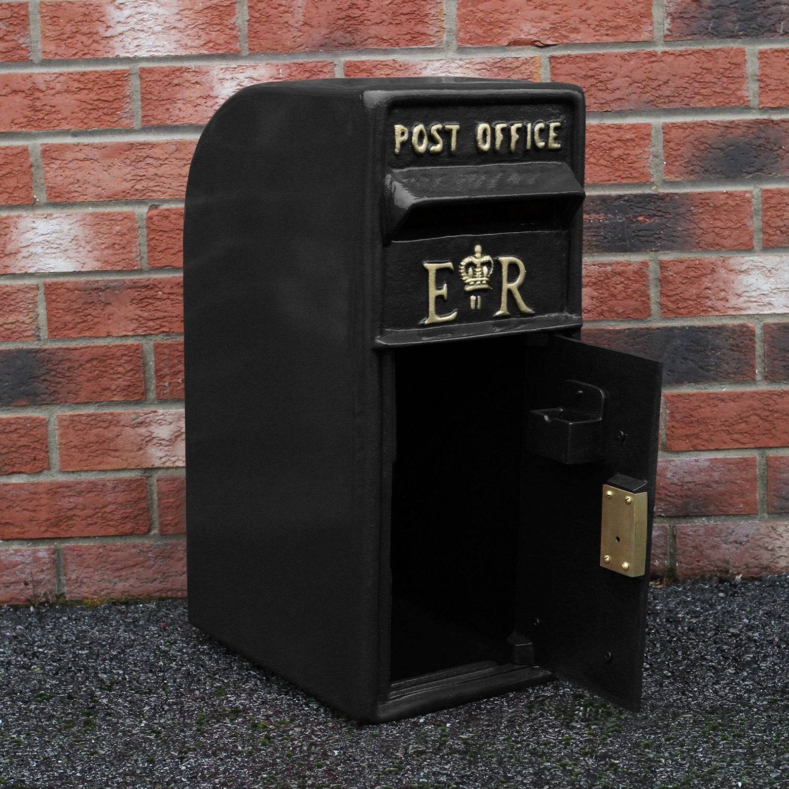 Monstershop - Boîte aux Lettres Noire avec Support - Imagen 3