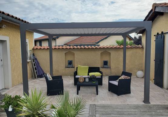 Pergola ALUMINIUM 12m² Bioclimatique 4x3 ACTUAL Gris Sable RAL2900 motorisée avec éclairage LED intégré by Green Outside - Image 3