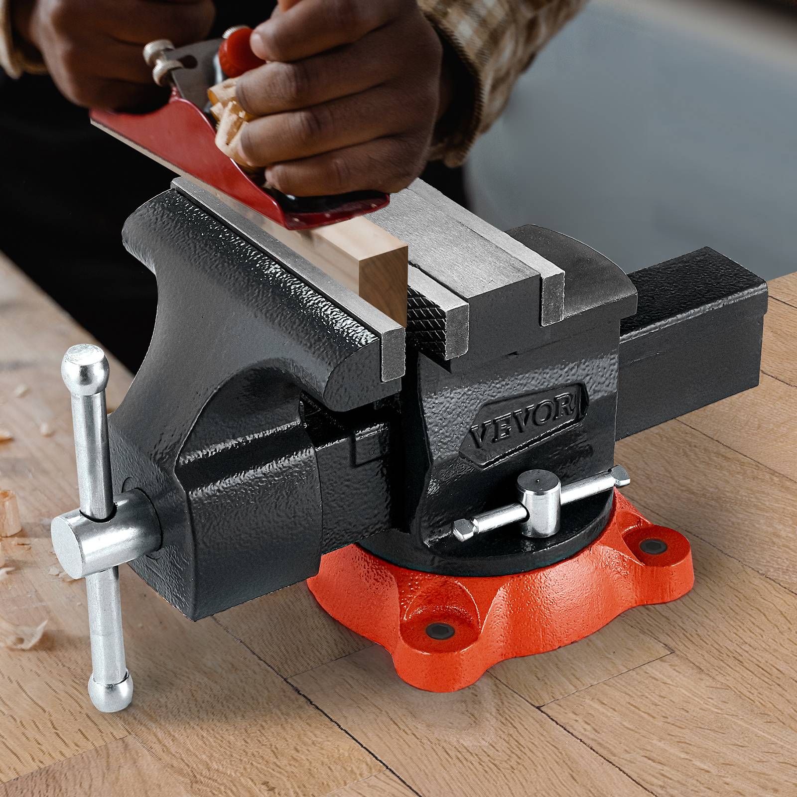 VEVOR Étau d'établi mâchoire 140mm, ouverture max 180mm, avec enclume, base pivotante 360°, pour tuyaux ronds. - Image 8