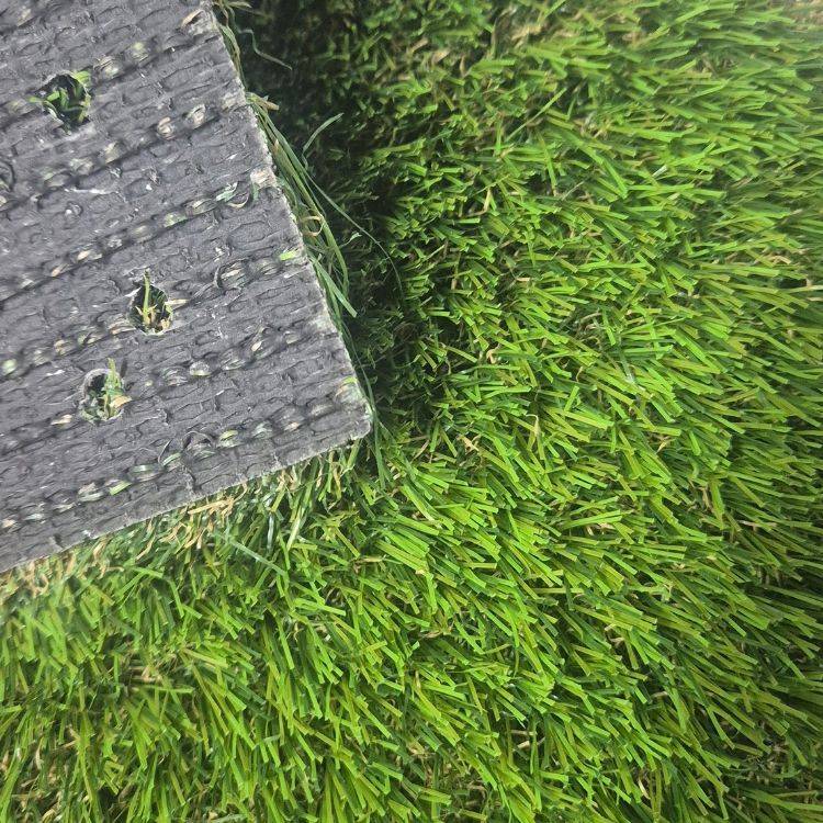 Gazon Synthétique GREEN PRO 38mm - 4Mx12M soit 48m2 - BBE - Image 5