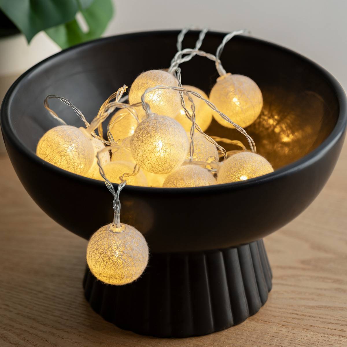 Atmosphera - Guirlande LED 16 boules pile blanc L255cm - Atmosphera Créateur d'intérieur - Image 1