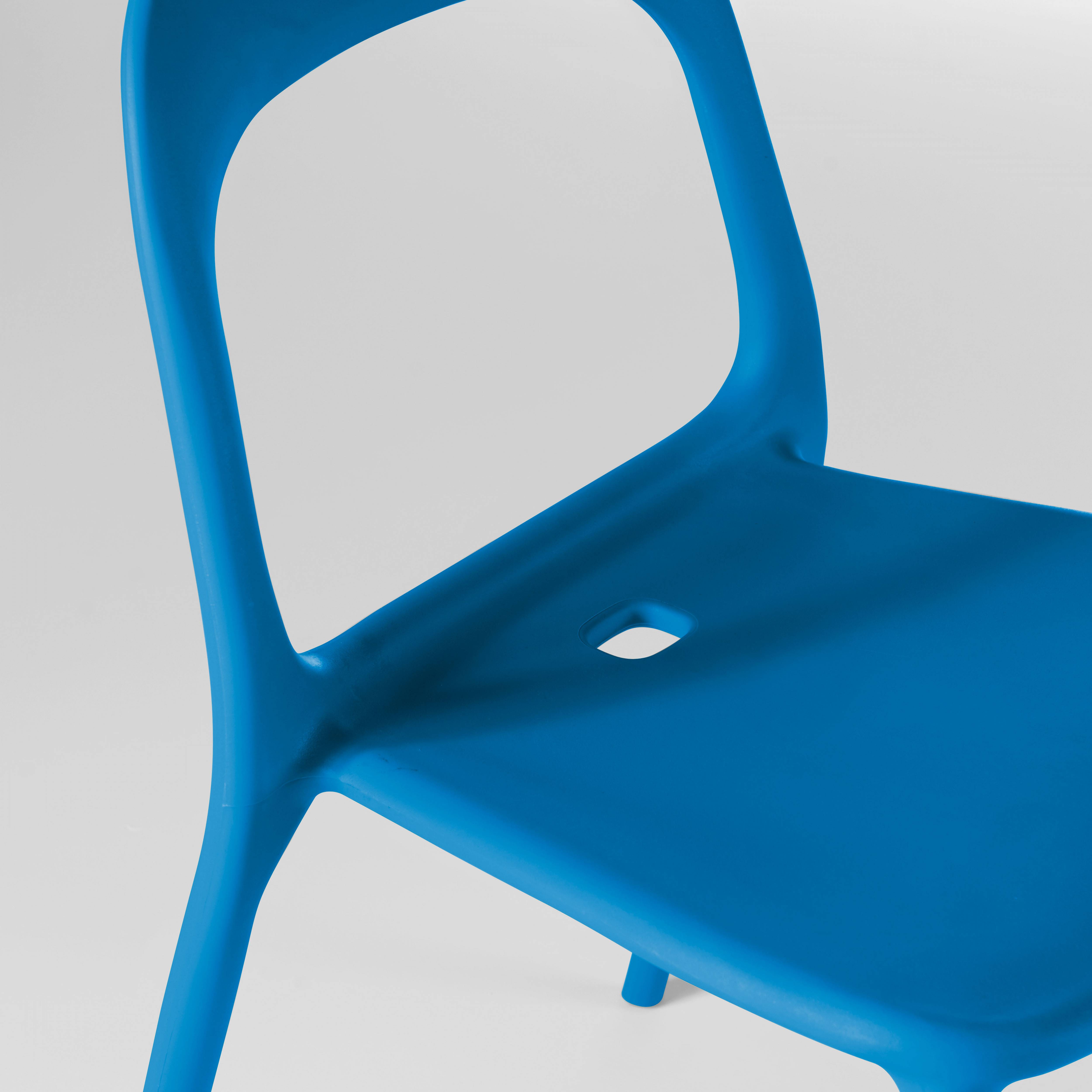 Oviala - Lot de 4 chaises en plastique bleu Milan - Oviala - Image 6