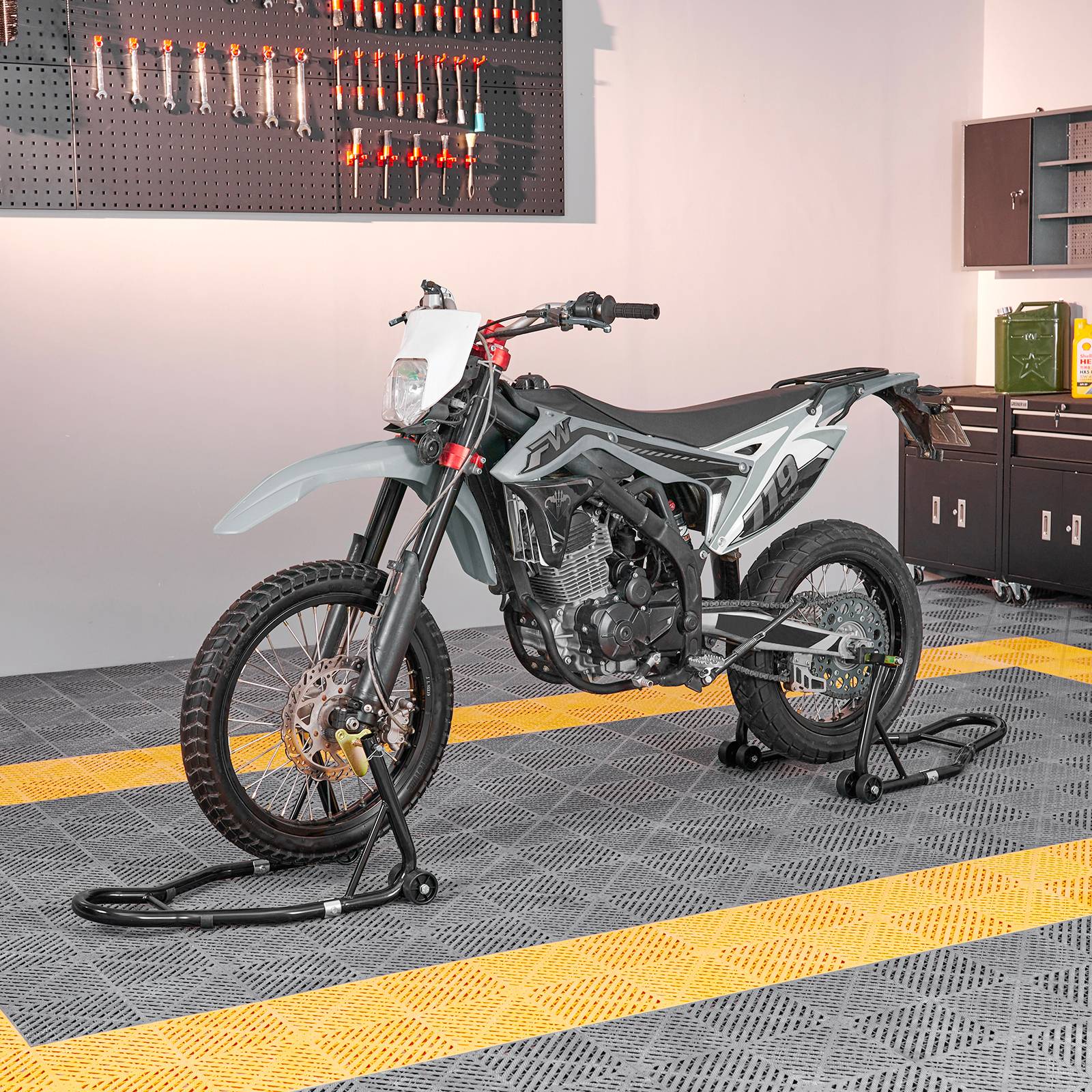 VEVOR Béquille roue atelier charge 0.39T, bras réglable, tête fourche U+L, pour réparation/moto, domicile. - Image 8
