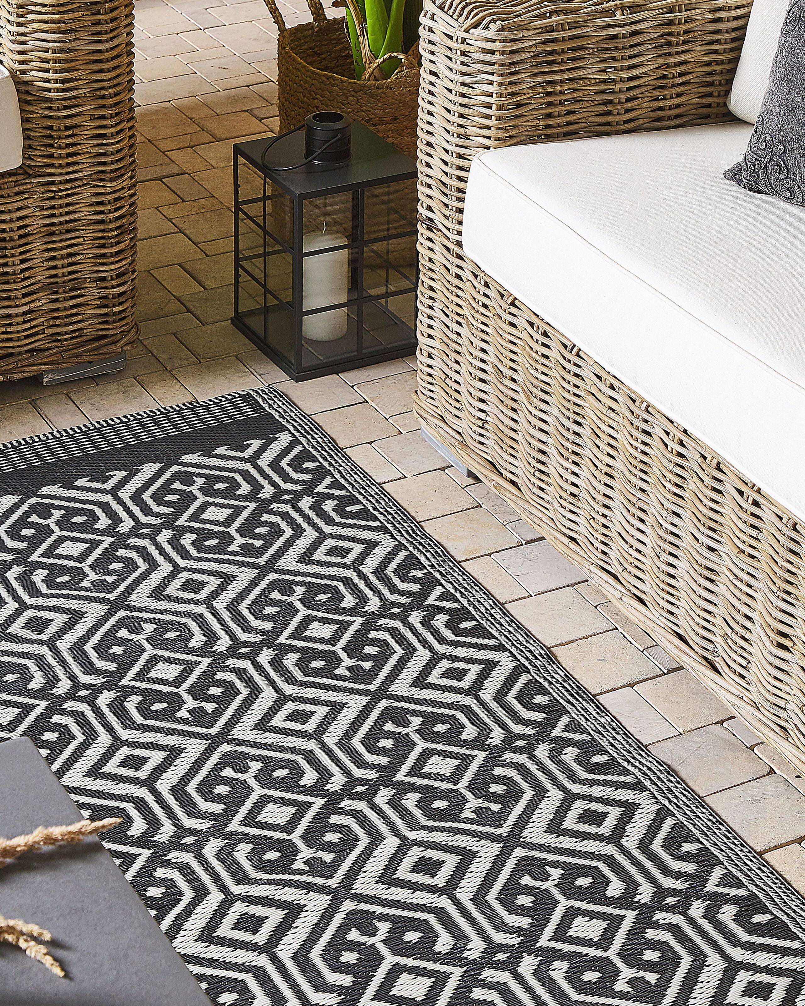 Beliani - Tapis Extérieur et Intérieur Noir et Blanc Motif Géométrique en Polypropylène Recyclé 120 x 180 cm pour Terrasse ou Cuisine Moderne et Boho Beliani - Imagen 2