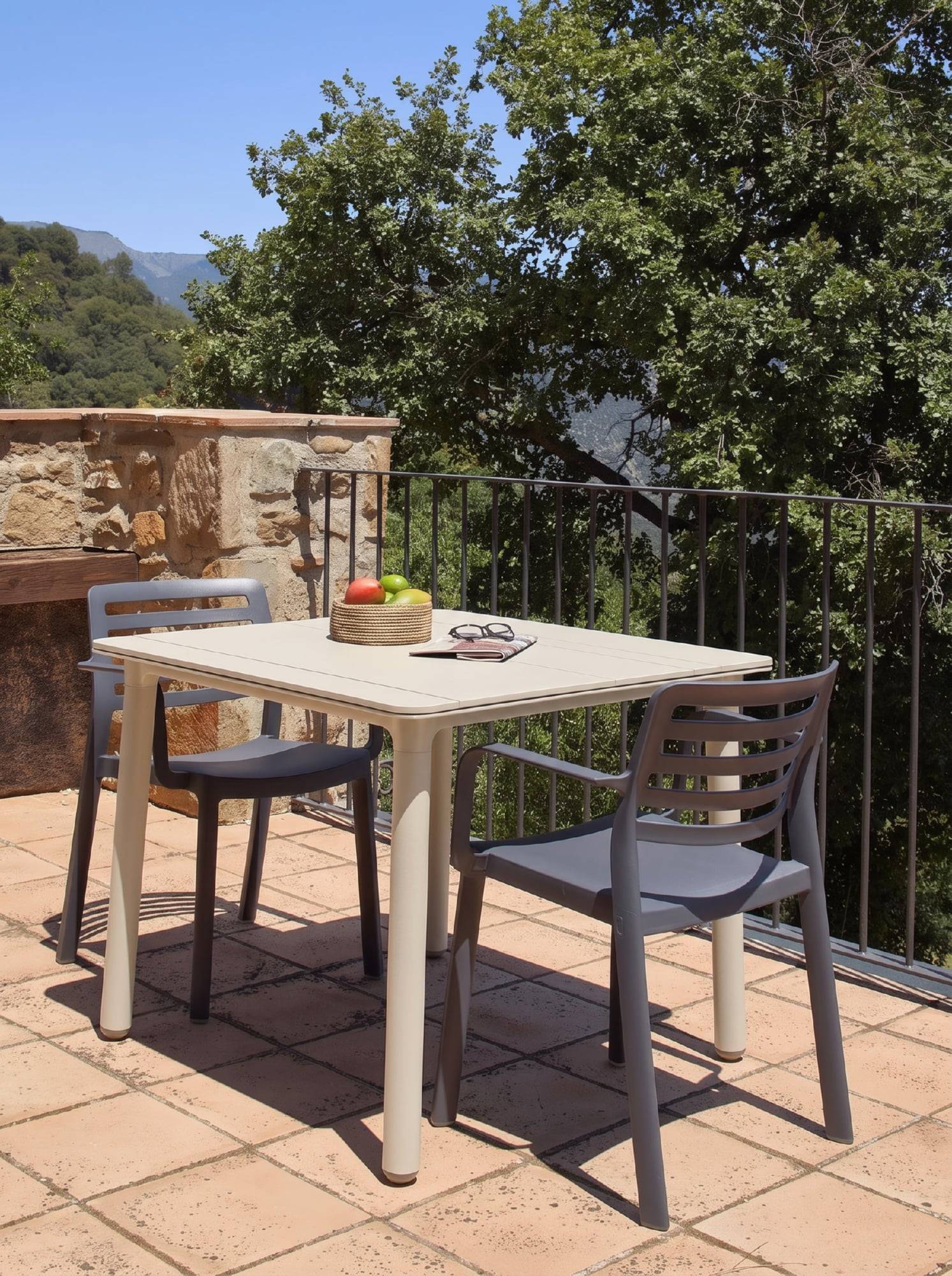 Garbar - Table carrée 90x90 Noa garbar plastique ivoire - Image 6
