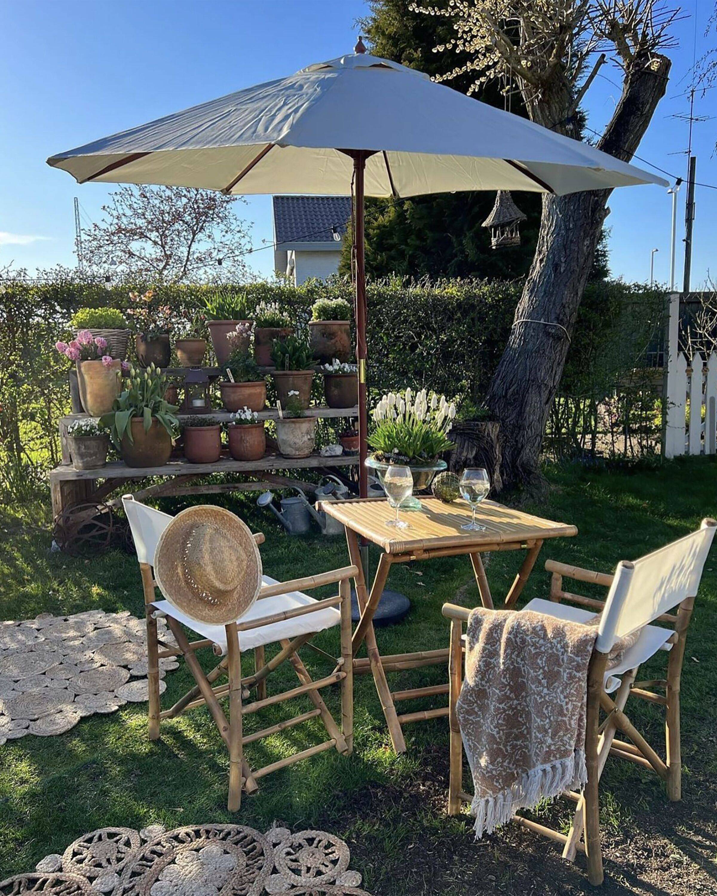 Beliani - Parasol de Jardin ou de Terrasse Blanc Beige avec Pied en Bois Diamètre 270 cm Toile Anti UV et Ouverture Facile avec Corde - Imagen 2