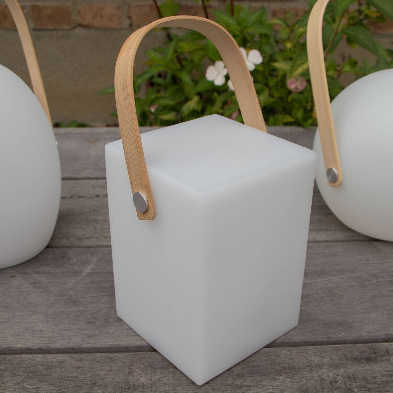 Wilsa Garden - Lampe LED extérieure sans fil cubique multicolore avec anse bambou LISBOA - Imagen 4