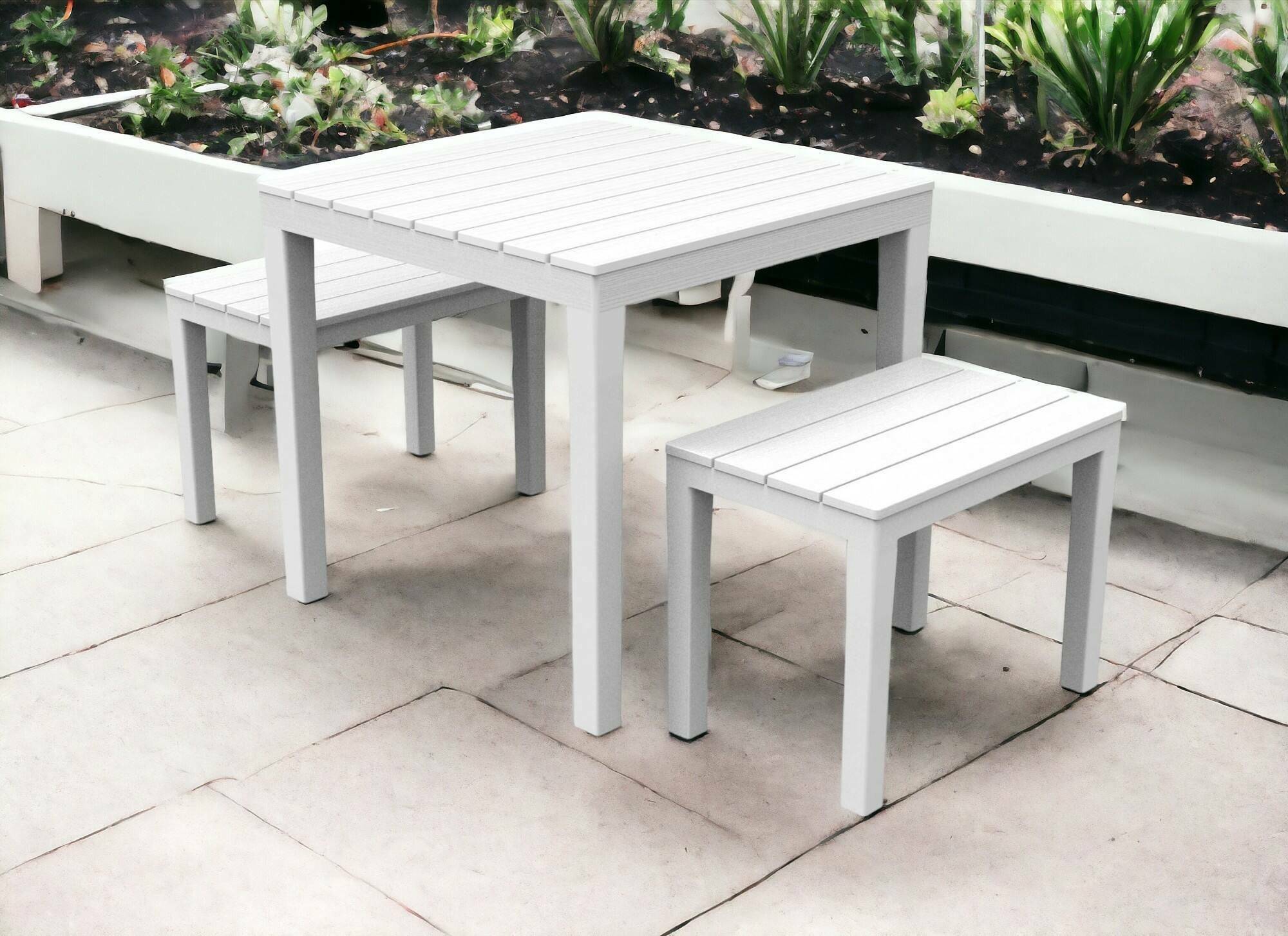 Dmora - Salon d'extérieur Moncalieri, Composition de jardin avec 1 table carrée et 2 bancs, Salon intérieur et extérieur de Pic Nic, Blanc - Dmora - Imagen 5