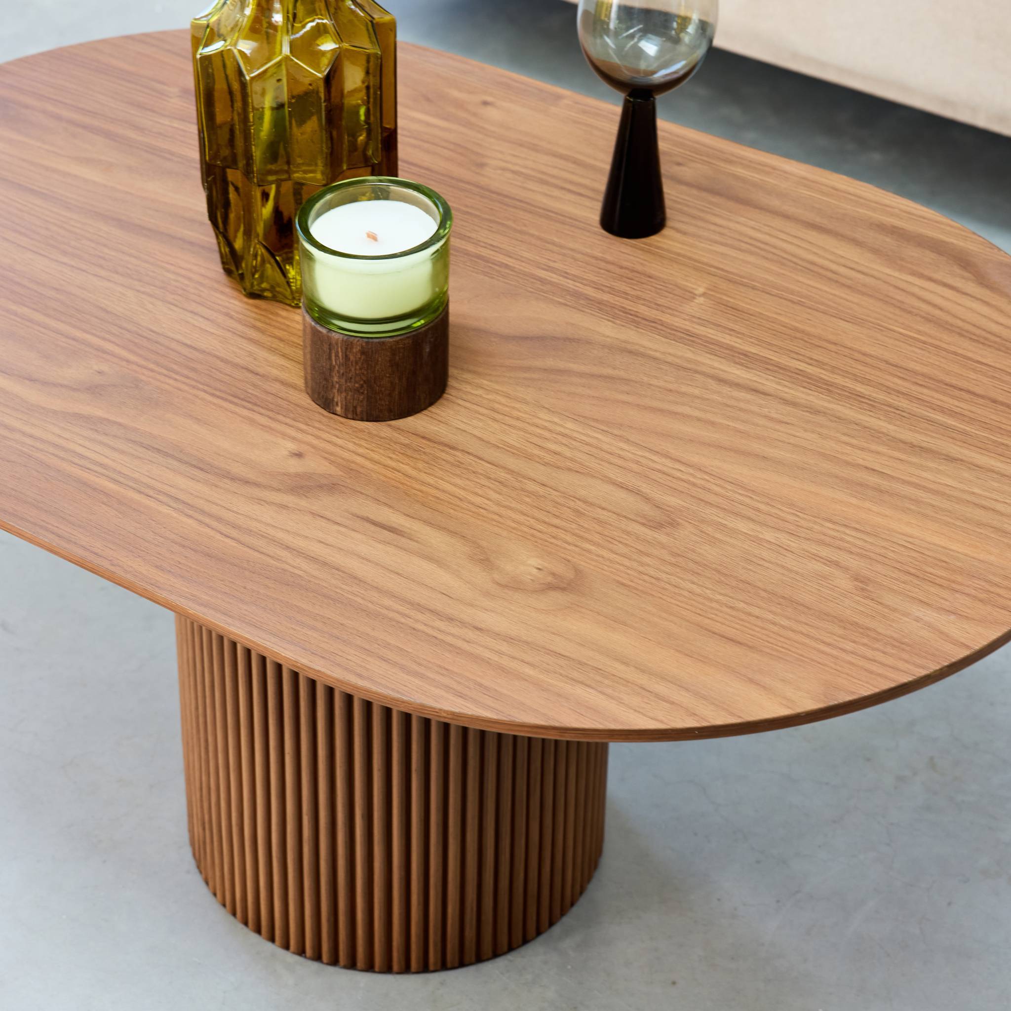 sweeek - Table basse oblongue décor bois sculpté 90cm. couleur noyer  | sweeek - Image 4