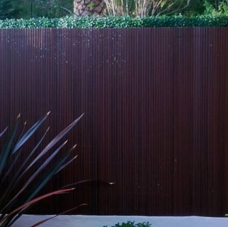 Canisse occultante en PVC imitation noyer 2.50 m - Long 30 m, Hauteur 1.80 m