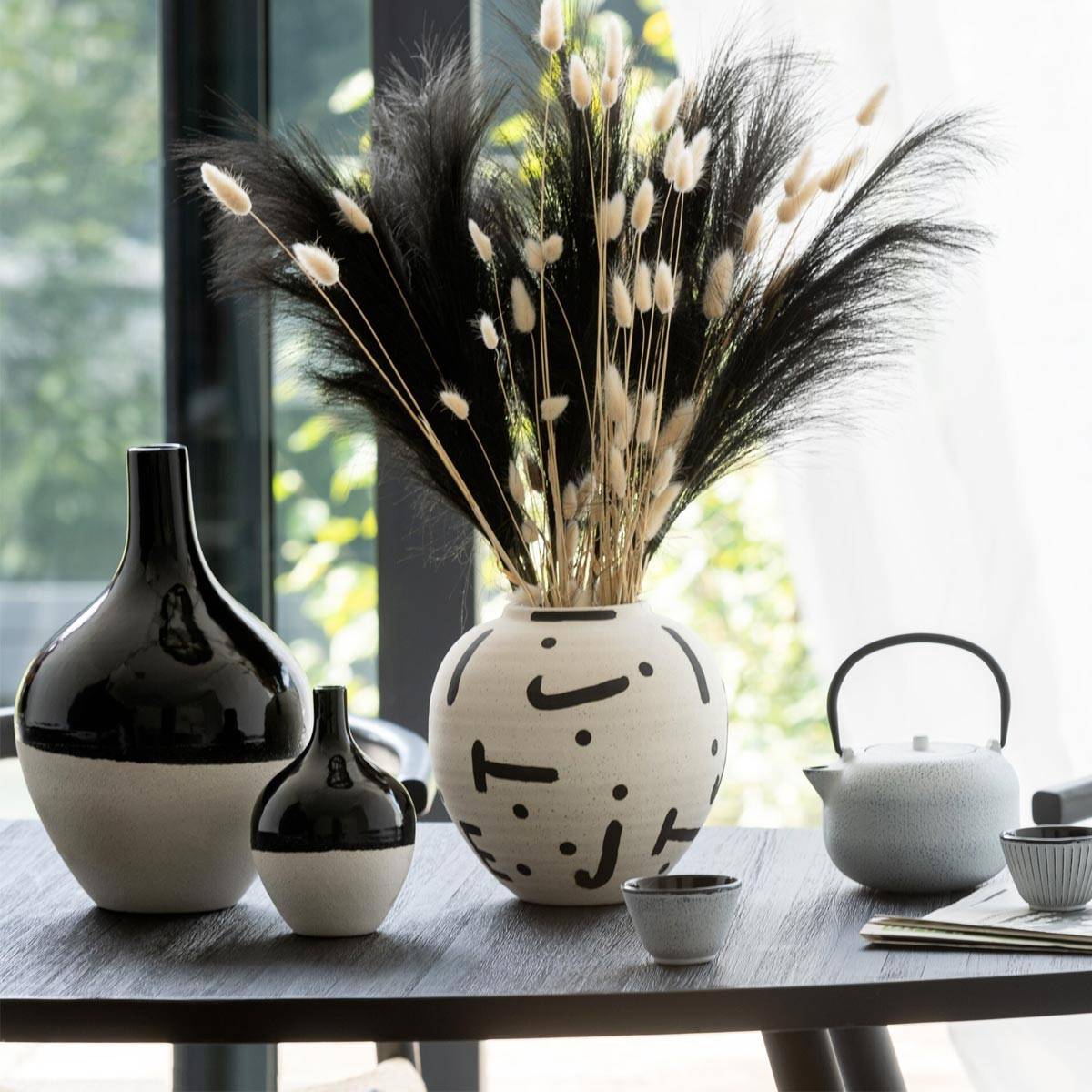 Vase Déco en Porcelaine "Iva" 32cm Noir & Blanc - Image 5