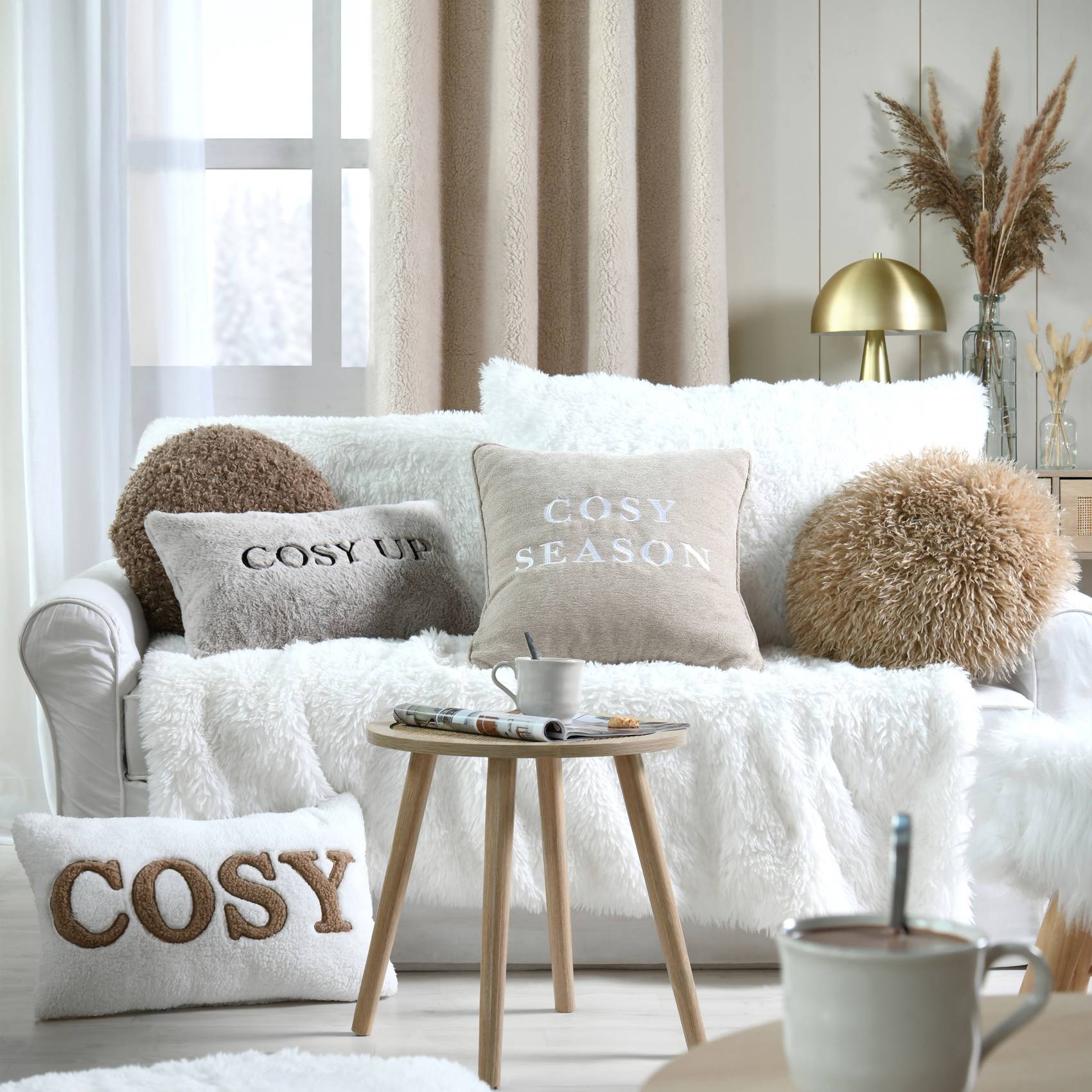 Lovely Casa - Coussin rond imitation fourrure longue - LOVELY CASA - Polyester - Beige - Image 3