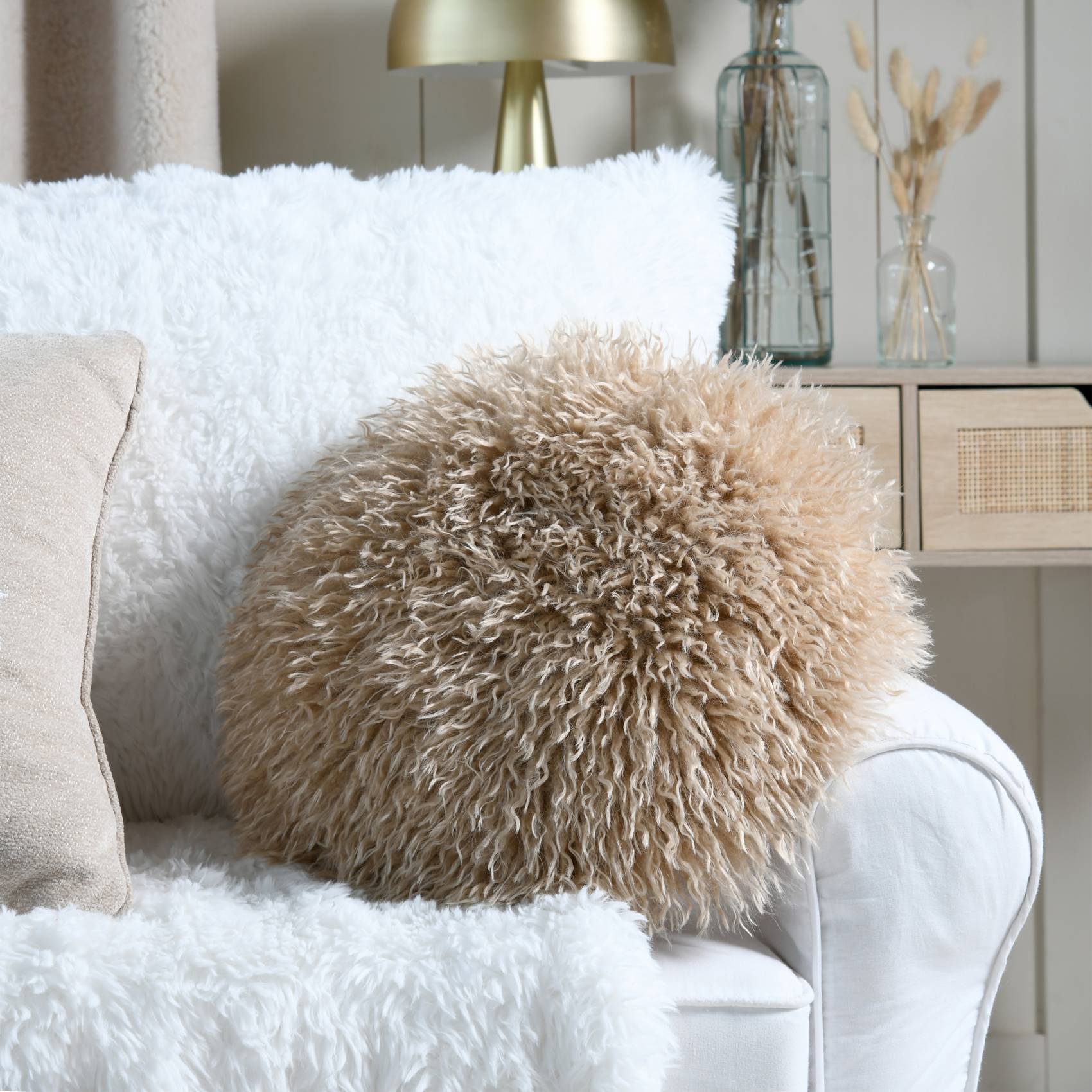 Lovely Casa - Coussin rond imitation fourrure longue - LOVELY CASA - Polyester - Beige - Image 2